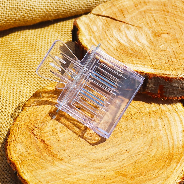 Queen Clip Plastic Queen Clip Plastic